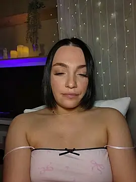 Snapshot of HotDevilGirl_ chatting on February 19, 2026, 4:26 pm HotDevilGirl online show from February 19, 2026, 4:26 pm