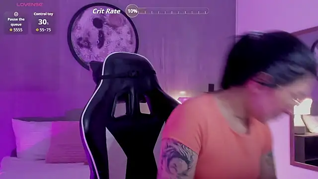charlottee27  online show from June 13, 2026, 1:58 am