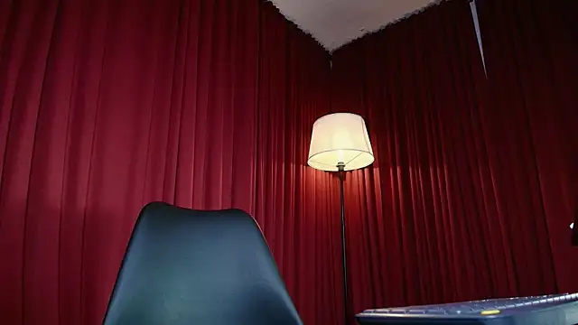 Snapshot of Sharlotte__1 chatting on April 20, 2026, 11:35 am Sharlotte 1 online show from April 20, 2026, 11:35 am