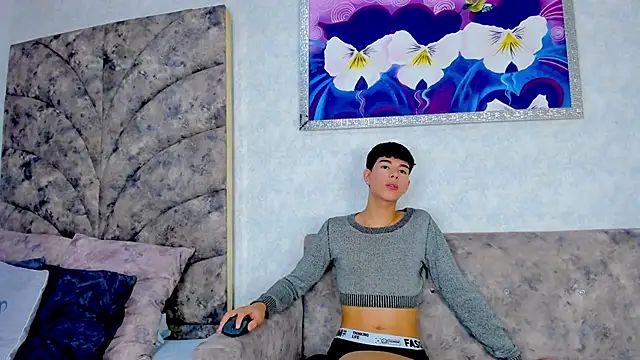 Snapshot of noah_lewiss chatting on February 5, 2026, 11:28 am noah lewiss online show from February 5, 2026, 11:28 am