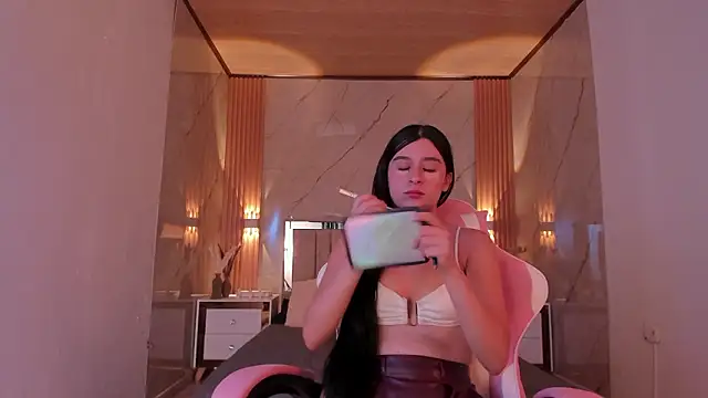 avigail xo online show from February 3, 2026, 6:57 pm