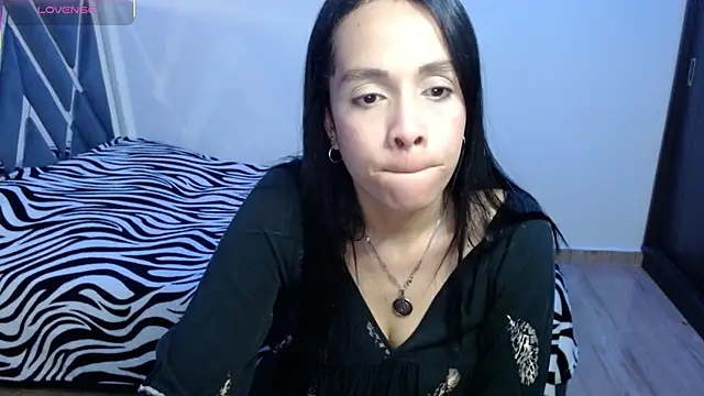 Snapshot of paula_lopez__ chatting on April 2, 2026, 10:05 pm paula lopez online show from April 2, 2026, 10:05 pm
