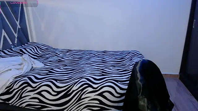 Snapshot of paula_lopez__ chatting on March 4, 2026, 1:02 am paula lopez online show from March 4, 2026, 1:02 am