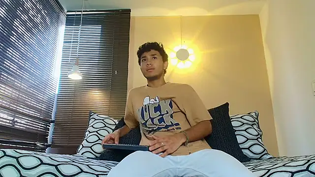 Damon Salvarote S online show from April 8, 2026, 4:30 pm