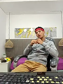 Snapshot of JDWhite18 chatting on February 15, 2026, 4:35 am JDWhite18 online show from February 15, 2026, 4:35 am