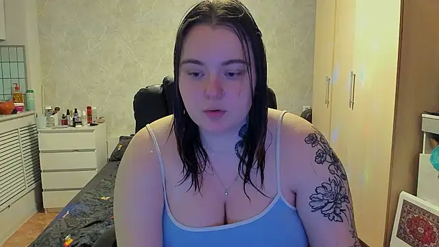 Snapshot of katya_idinax chatting on February 8, 2026, 4:05 pm katya idinax online show from February 8, 2026, 4:05 pm