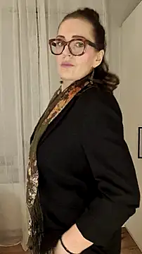 Snapshot of Bella_Velour chatting on February 17, 2026, 6:22 am Bella Velour online show from February 17, 2026, 6:22 am