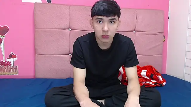 Snapshot of massimoferrera303av chatting on February 16, 2026, 6:28 pm massimoferrera303av online show from February 16, 2026, 6:28 pm