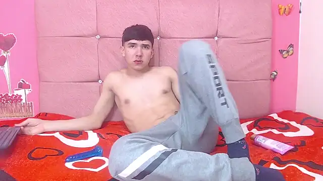 Snapshot of massimoferrera303av chatting on February 12, 2026, 6:29 pm massimoferrera303av online show from February 12, 2026, 6:29 pm