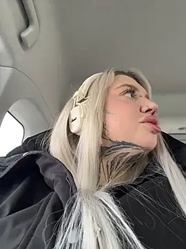 Snapshot of Chiibi chatting on February 22, 2026, 9:55 am Chiibi online show from February 22, 2026, 9:55 am