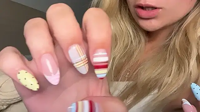 kelseyblu online show from July 18, 2026, 2:42 am