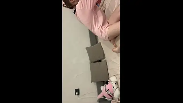 lunli0 online show from February 22, 2026, 4:30 pm