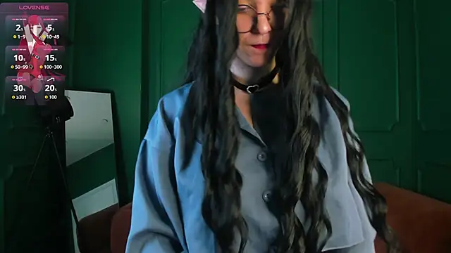 Crystal lovley online show from February 5, 2026, 10:16 pm