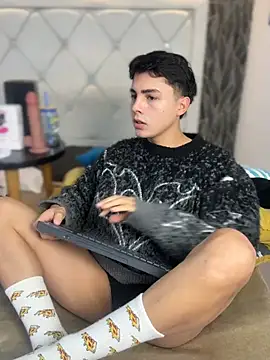 Samu Hott online show from March 16, 2026, 8:22 pm