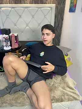 Samu Hott online show from February 3, 2026, 8:36 pm