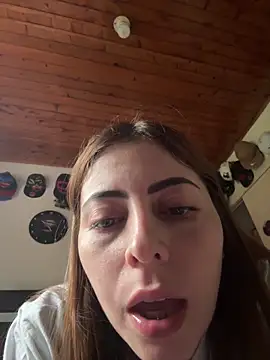 lilasun17 online show from April 8, 2026, 9:49 pm