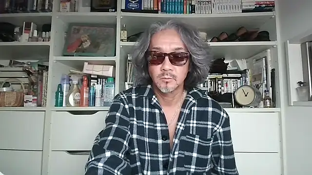 Snapshot of MtaS1 chatting on April 5, 2026, 3:51 pm MtaS1 online show from April 5, 2026, 3:51 pm