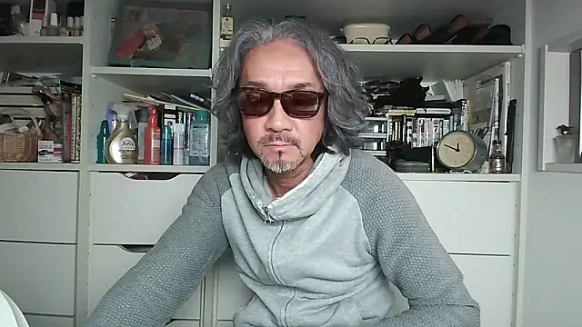 Snapshot of MtaS1 chatting on April 13, 2026, 2:43 pm MtaS1 online show from April 13, 2026, 2:43 pm