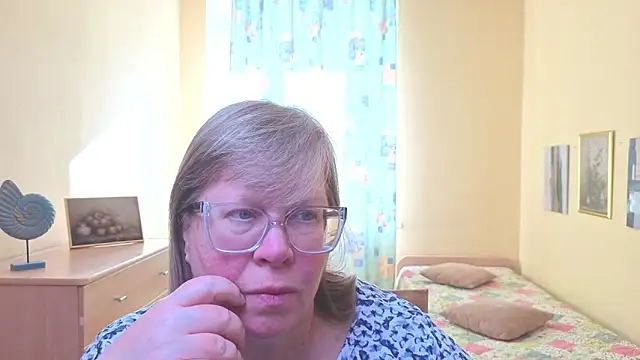 Emma Eclipsee online show from February 27, 2026, 10:48 am