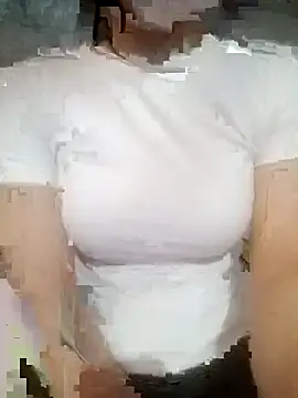 quynhlyyy online show from April 6, 2026, 1:23 am