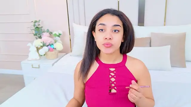 Luna Cortier online show from April 7, 2026, 5:20 am