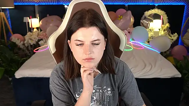 KristiFoxy online show from July 19, 2026, 12:35 pm