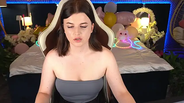 KristiFoxy online show from July 23, 2026, 12:35 pm