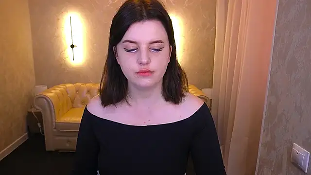 KristiFoxy online show from July 13, 2026, 5:18 am