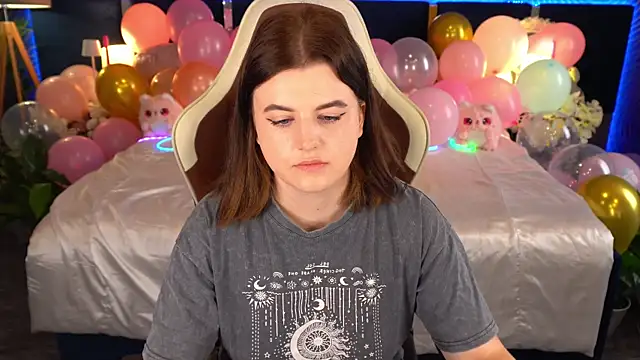 KristiFoxy online show from June 28, 2026, 5:47 am