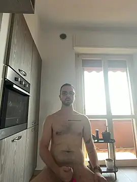 ItalianAlex online show from August 5, 2026, 2:33 pm