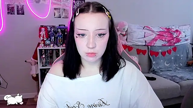 MollysLand online show from March 17, 2026, 8:28 am