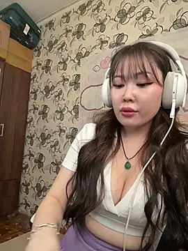 YukiiTYAN online show from April 5, 2026, 10:55 am