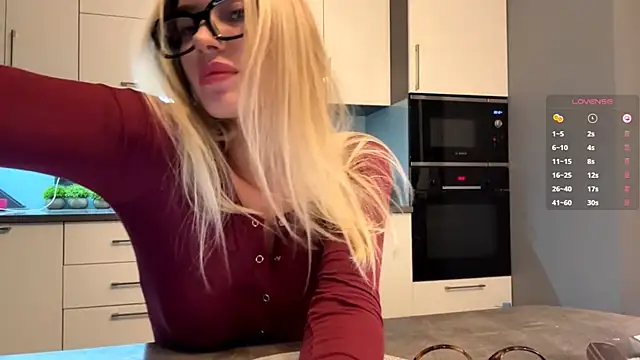 Snapshot of SoftnessMila chatting on February 27, 2026, 3:45 pm SoftnessMila online show from February 27, 2026, 3:45 pm