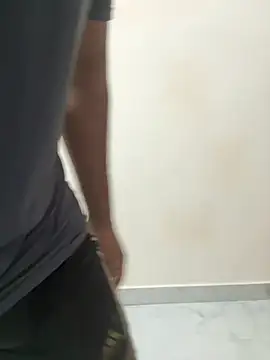 Hot Bhavi  online show from April 25, 2026, 11:24 am