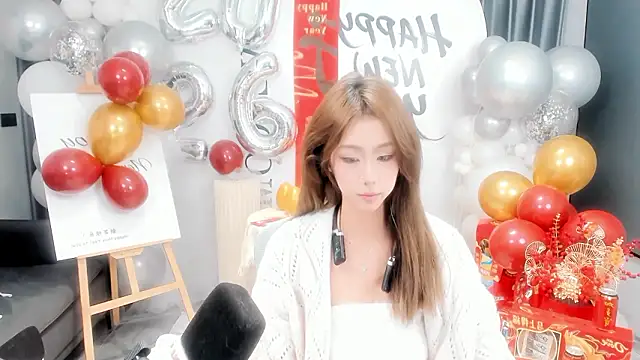 hotgirl0111 online show from February 20, 2026, 12:18 pm