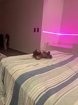 freyha20336 online show from March 13, 2026, 11:26 am