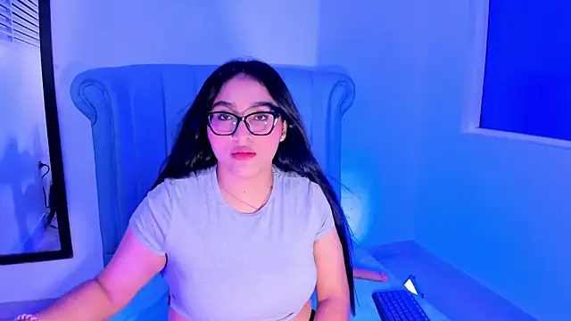 Snapshot of Lya_dubois_ chatting on July 26, 2026, 3:13 am Lya dubois online show from July 26, 2026, 3:13 am