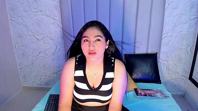 Lya dubois  online show from March 6, 2026, 8:26 pm