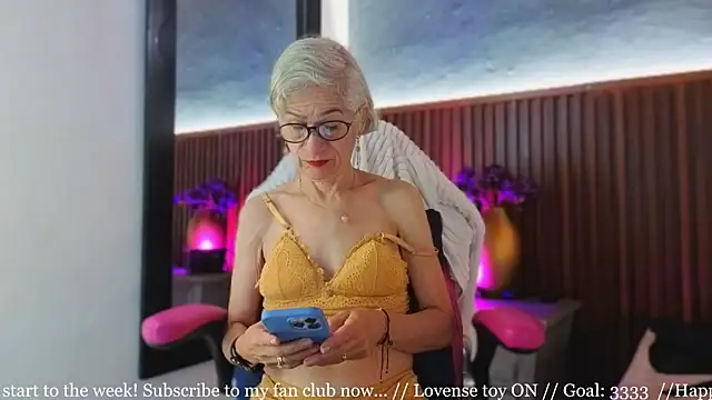 Snapshot of miss_monserrate01 chatting on February 20, 2026, 1:13 pm miss monserrate01 online show from February 20, 2026, 1:13 pm