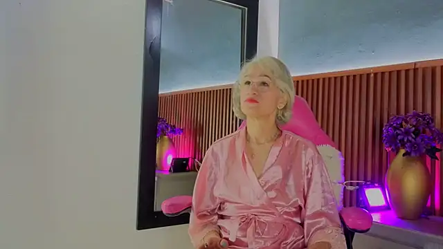 miss monserrate01 online show from June 1, 2026, 1:22 pm