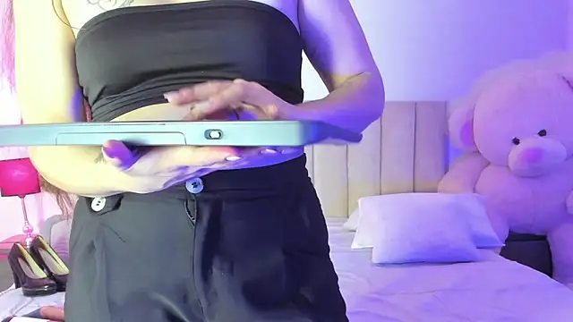 Snapshot of AmberRaiden chatting on February 19, 2026, 3:36 am AmberRaiden online show from February 19, 2026, 3:36 am