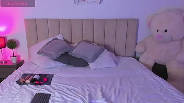 Snapshot of AmberRaiden chatting on February 8, 2026, 3:37 am AmberRaiden online show from February 8, 2026, 3:37 am