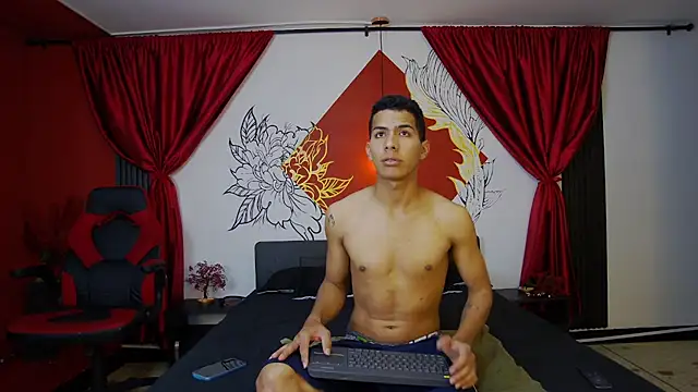 Snapshot of Noah_Greenhartt chatting on February 3, 2026, 2:55 pm Noah Greenhartt online show from February 3, 2026, 2:55 pm