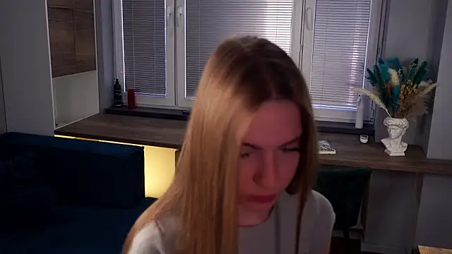 Snapshot of FranciscaGaring chatting on February 8, 2026, 7:06 am FranciscaGaring online show from February 8, 2026, 7:06 am