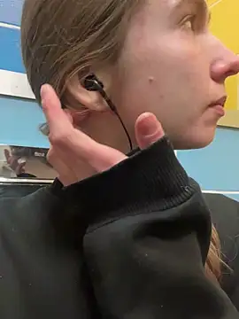 Snapshot of Bubble_Chloe chatting on February 24, 2026, 2:29 pm Bubble Chloe online show from February 24, 2026, 2:29 pm