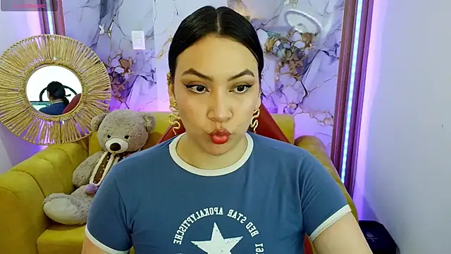 Snapshot of ALISS_M_ chatting on July 22, 2026, 7:49 pm ALISS M online show from July 22, 2026, 7:49 pm