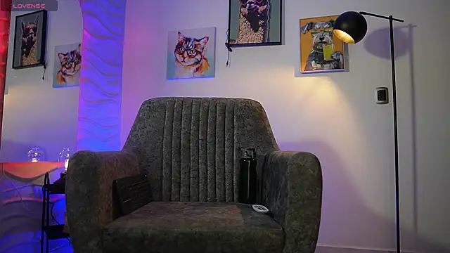 TaylerCross  online show from March 10, 2026, 1:15 pm