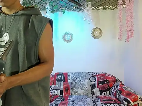 Yoel hot2004 online show from February 8, 2026, 7:22 pm