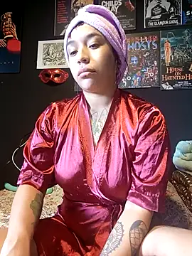 Snapshot of GingerLara chatting on February 19, 2026, 5:10 pm GingerLara online show from February 19, 2026, 5:10 pm