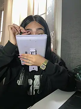 Snapshot of Sara_Fernandez_ chatting on February 20, 2026, 1:57 pm Sara Fernandez online show from February 20, 2026, 1:57 pm